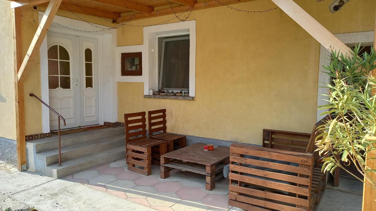 Kucko Apartman Badacsonytördemic Εξωτερικό φωτογραφία